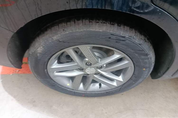 Used Hongqi E-QM5 2025 610 km PLUS Right Rear Wheel Hub