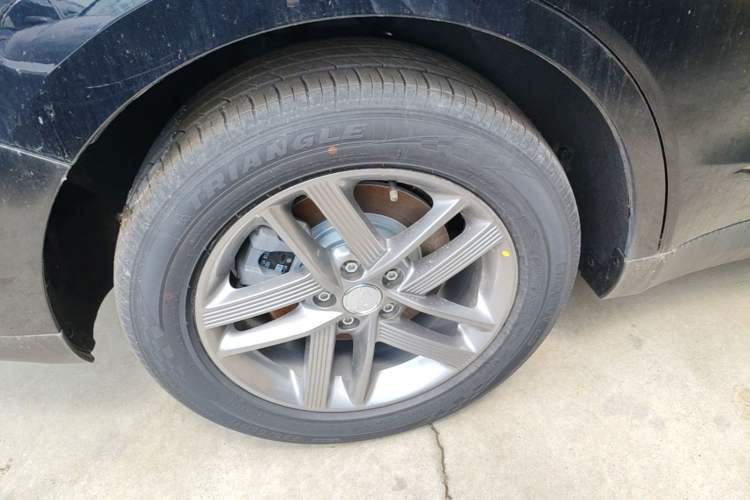 Used Hongqi E-QM5 2025 610 km PLUS Right Rear Wheel Hub