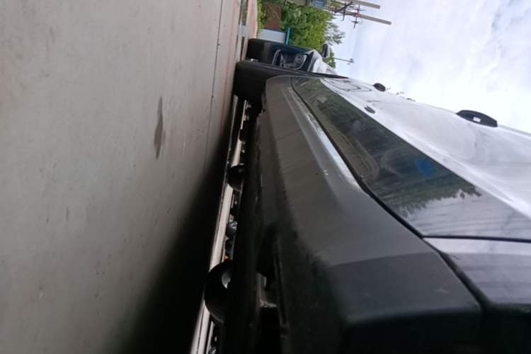 Used Hongqi E-QM5 2025 610 km PLUS Right Side Sill
