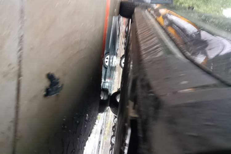 Used Hongqi E-QM5 2025 610 km PLUS Right Side Sill