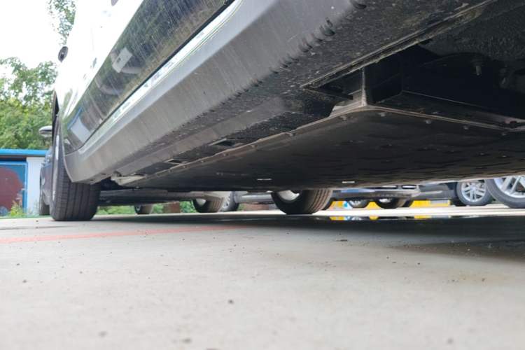 Used Hongqi E-QM5 2025 610 km PLUS Right Side Sill