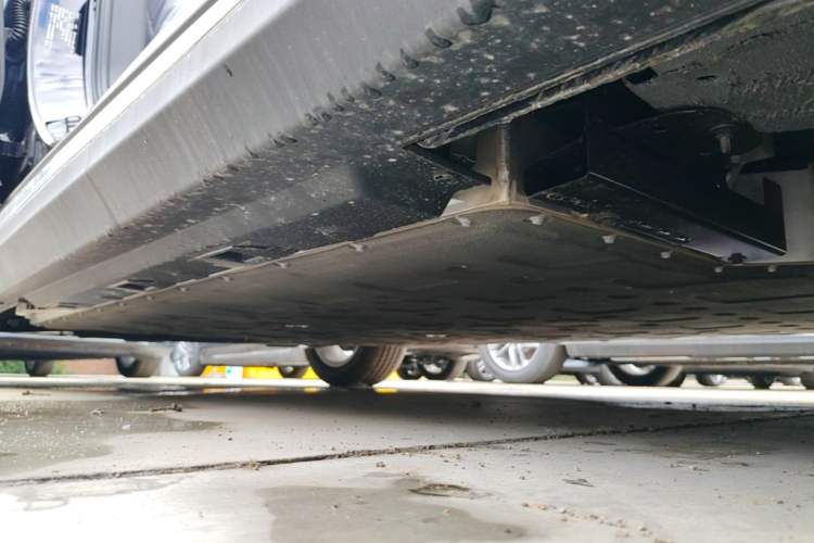 Used Hongqi E-QM5 2025 610 km PLUS Right Side Sill