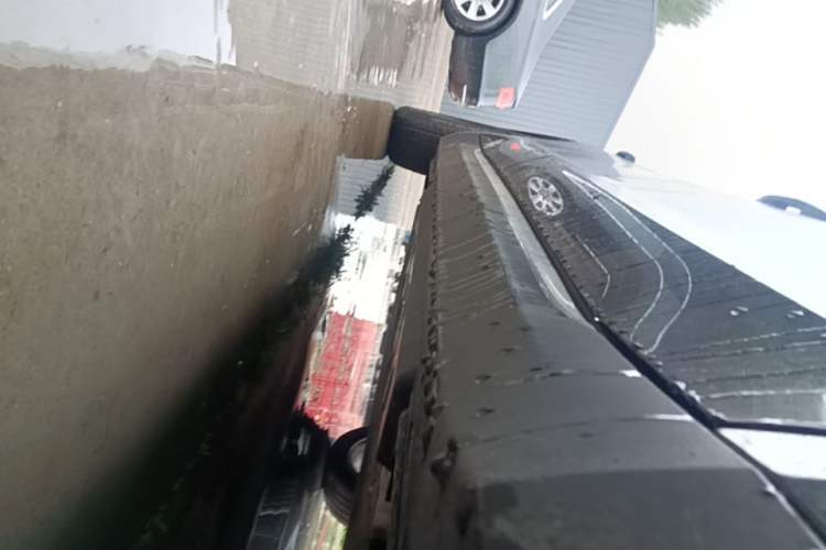 Used Hongqi E-QM5 2025 610 km PLUS Right Side Sill