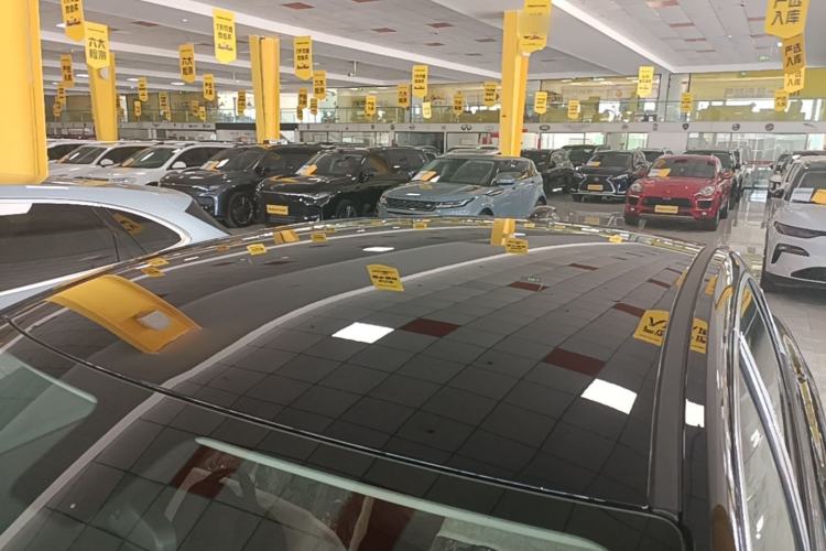 Used Hongqi E-QM5 2025 500km Range Commuter Version Roof