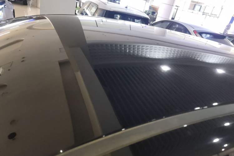 Used Hongqi E-QM5 2025 500km Range Commuter Version Roof