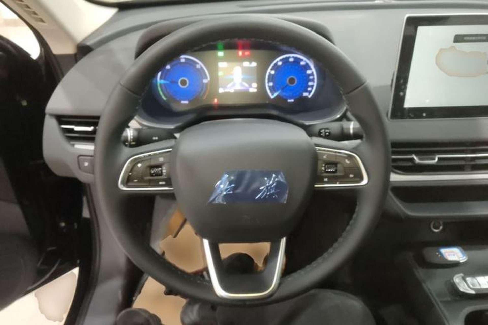 Used Hongqi E-QM5 2025 500km Range Commuter Version Steering Wheel