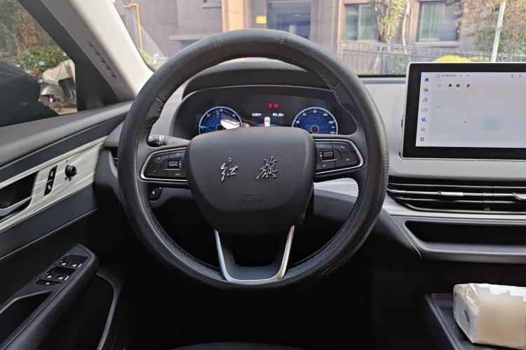 Used Hongqi E-QM5 2025 500km Range Commuter Version Steering Wheel