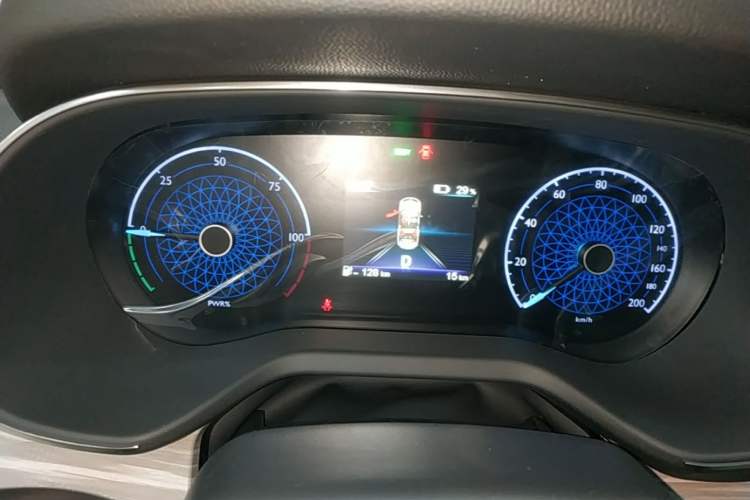 Used Hongqi E-QM5 2025 500km Range Commuter Version Steering Wheel