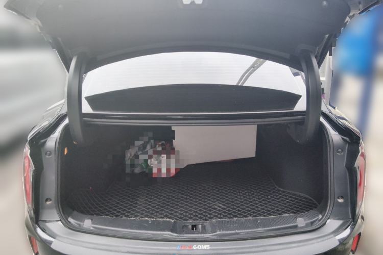 Used Hongqi E-QM5 2025 500km Range Commuter Version Trunk