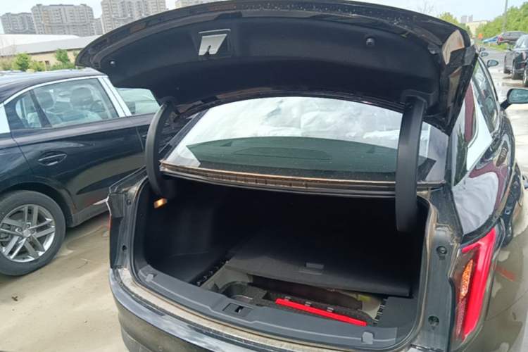 Used Hongqi E-QM5 2025 610 km PLUS Trunk