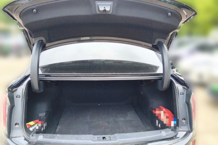 Used Hongqi E-QM5 2025 500km Range Commuter Version Trunk