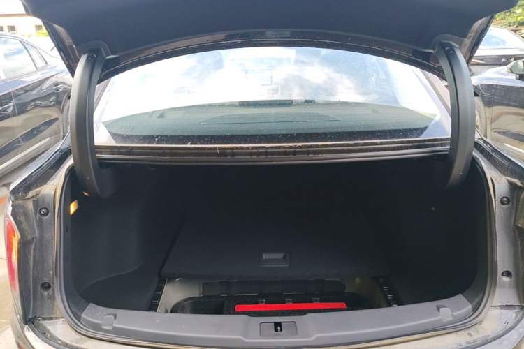Used Hongqi E-QM5 2025 610 km PLUS Trunk