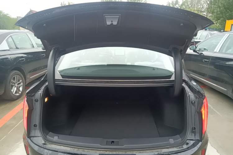Used Hongqi E-QM5 2025 610 km PLUS Trunk
