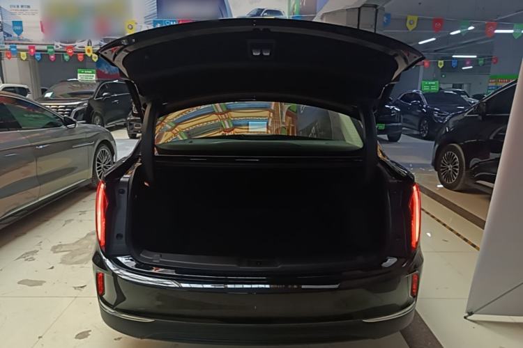 Used Hongqi E-QM5 2025 500km Range Commuter Version Trunk