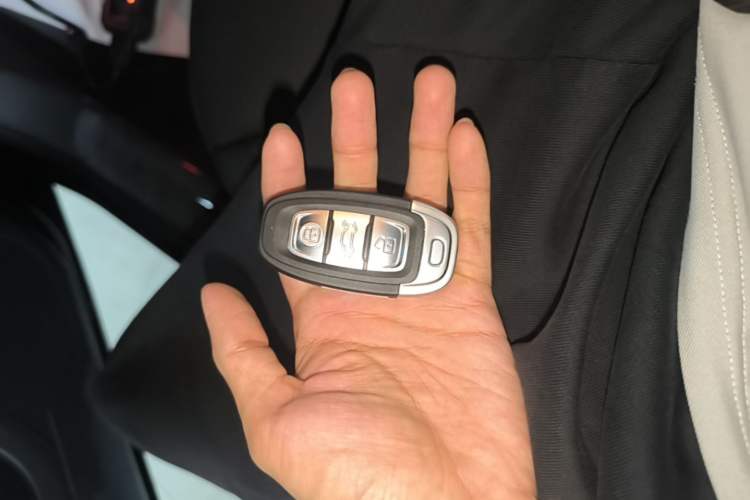 Used Hongqi E-QM5 2025 610 km PLUS Vehicle Key