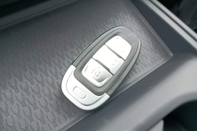 Used Hongqi E-QM5 2025 610 km PLUS Vehicle Key