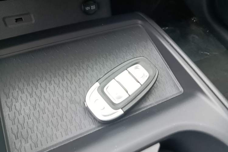 Used Hongqi E-QM5 2025 610 km PLUS Vehicle Key
