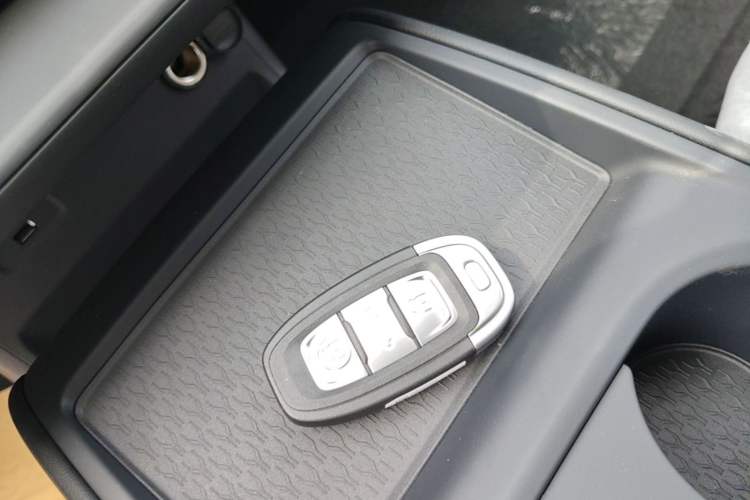 Used Hongqi E-QM5 2025 610 km PLUS Vehicle Key