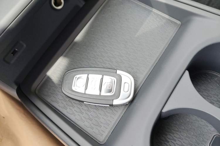 Used Hongqi E-QM5 2025 610 km PLUS Vehicle Key