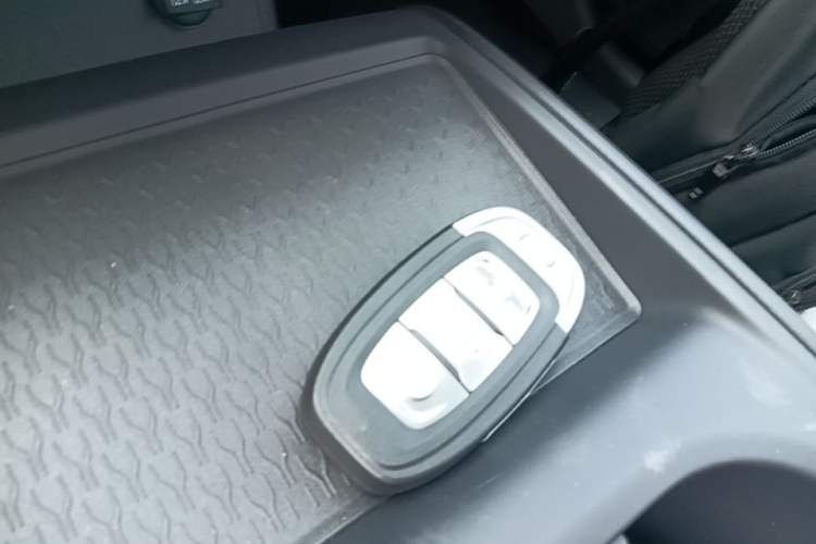 Used Hongqi E-QM5 2025 610 km PLUS Vehicle Key