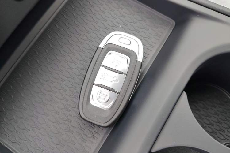 Used Hongqi E-QM5 2025 610 km PLUS Vehicle Key