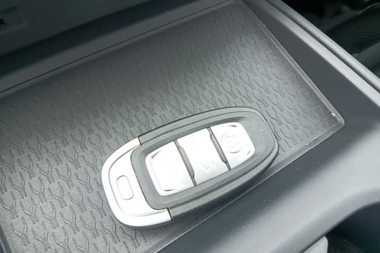 Used Hongqi E-QM5 2025 610 km PLUS Vehicle Key