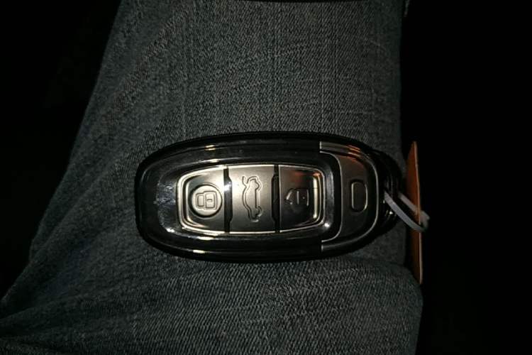 Used Hongqi E-QM5 2025 500km Range Commuter Version Vehicle Key