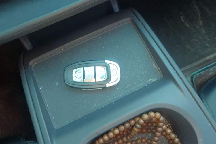 Used Hongqi E-QM5 2025 500km Range Commuter Version Vehicle Key