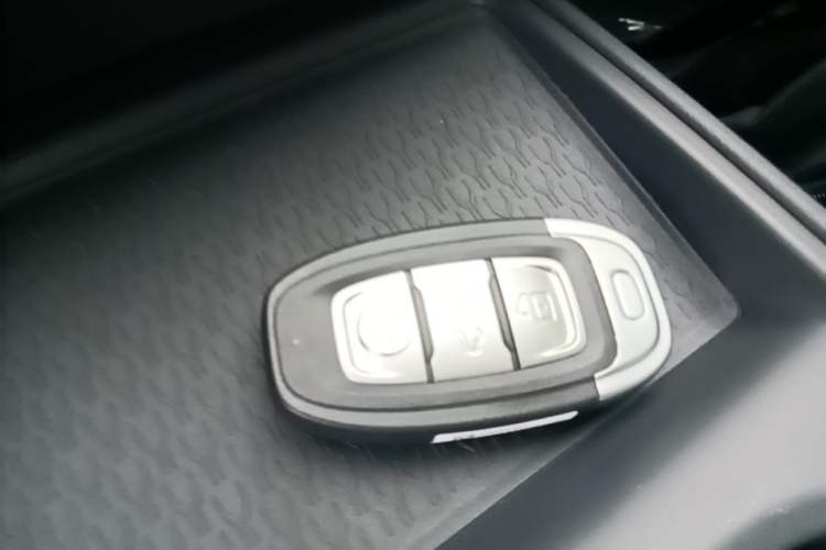 Used Hongqi E-QM5 2025 610 km PLUS Vehicle Key