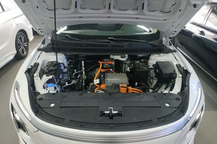 Used Hongqi E-QM5 2025 500km Range Commuter Version Engine Bay