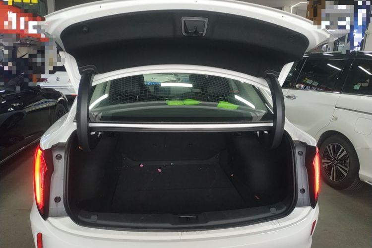 Used Hongqi E-QM5 2025 500km Range Commuter Version Trunk