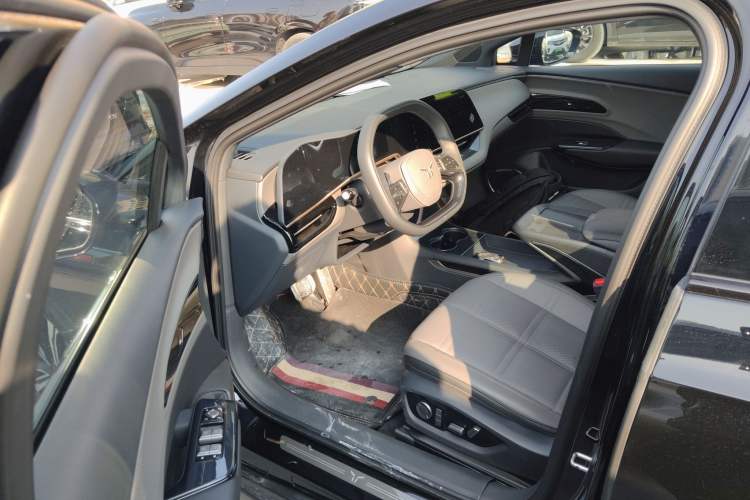 Used Hongqi EH7 2024 690 Pro Driver Seat