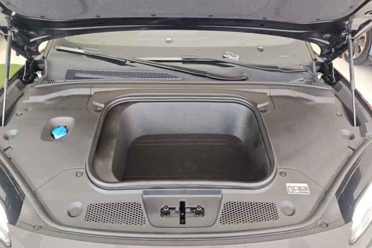 Used Hongqi EH7 2024 690 Pro Engine Bay