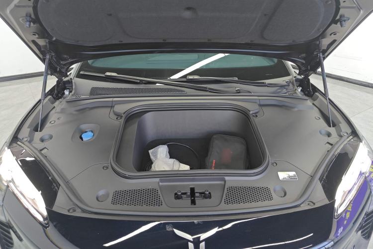 Used Hongqi EH7 2024 600 Pro Engine Bay