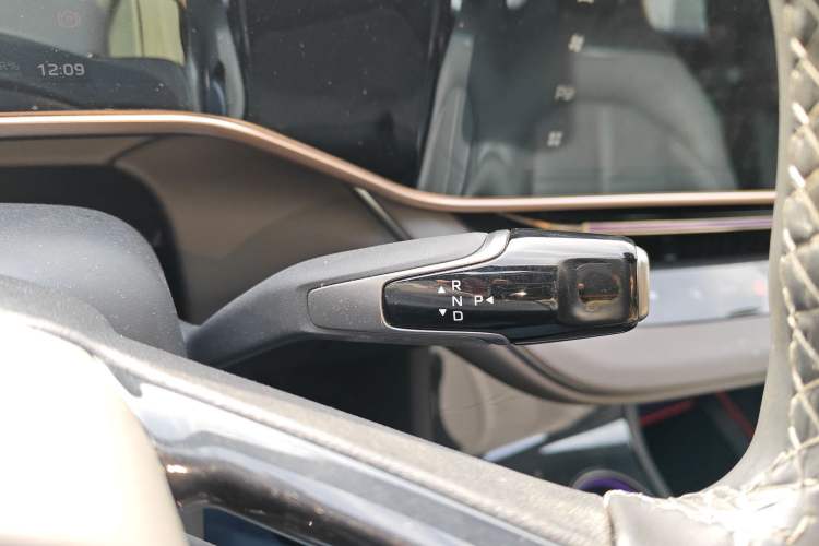 Used Hongqi EH7 2024 690 Pro Gear Lever