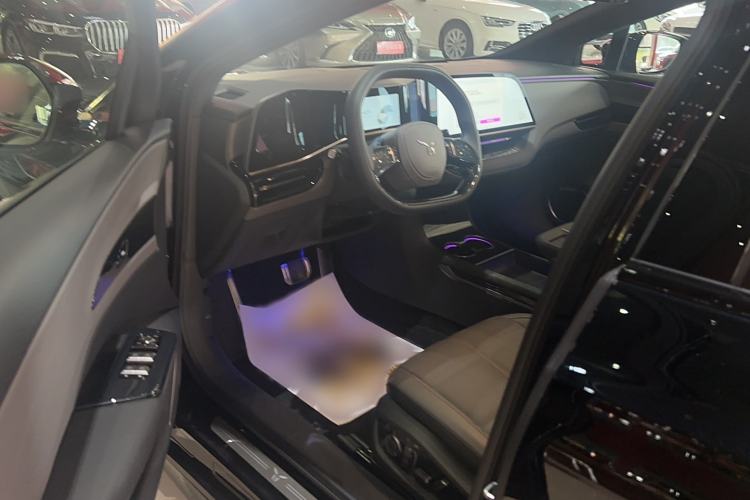 Used Hongqi EH7 2024 690 Pro Glory Edition Interior 2