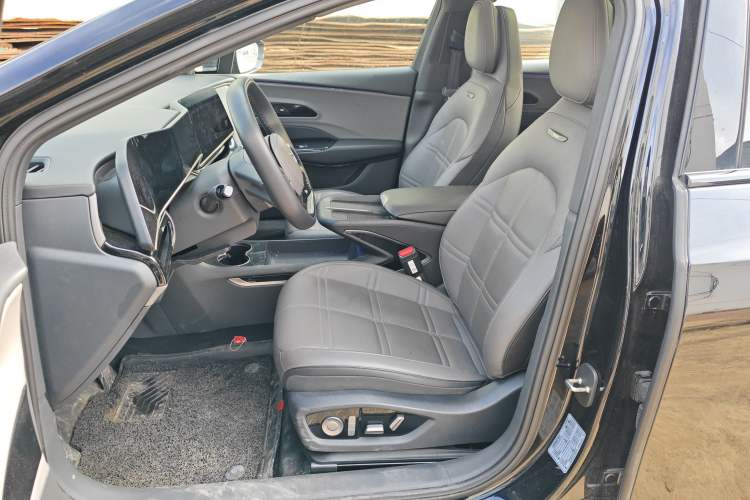 Used Hongqi EH7 2024 690 Pro Left Front Seat