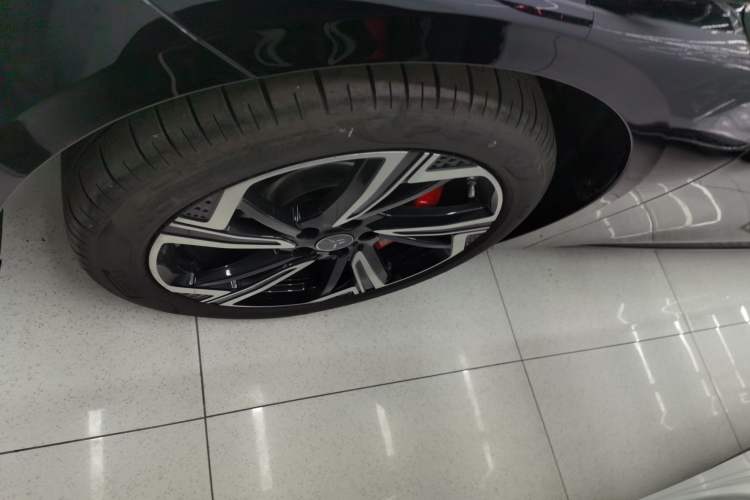 Used Hongqi EH7 2024 640 Pro+ All-Wheel Drive Left Front Wheel Hub