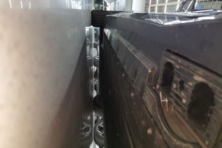 Used Hongqi EH7 2024 640 Pro+ All-Wheel Drive Left Side Sill