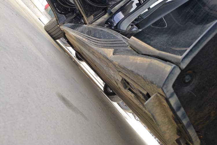 Used Hongqi EH7 2024 690 Pro Left Side Sill