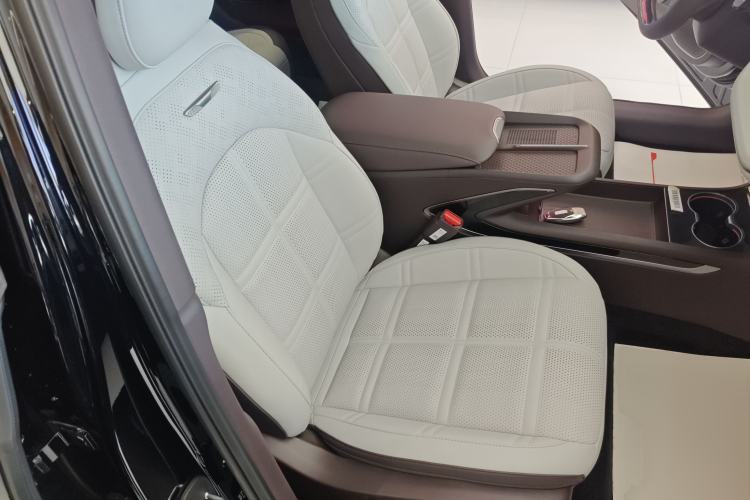 Used Hongqi EH7 2024 690 Pro Right Front Seat