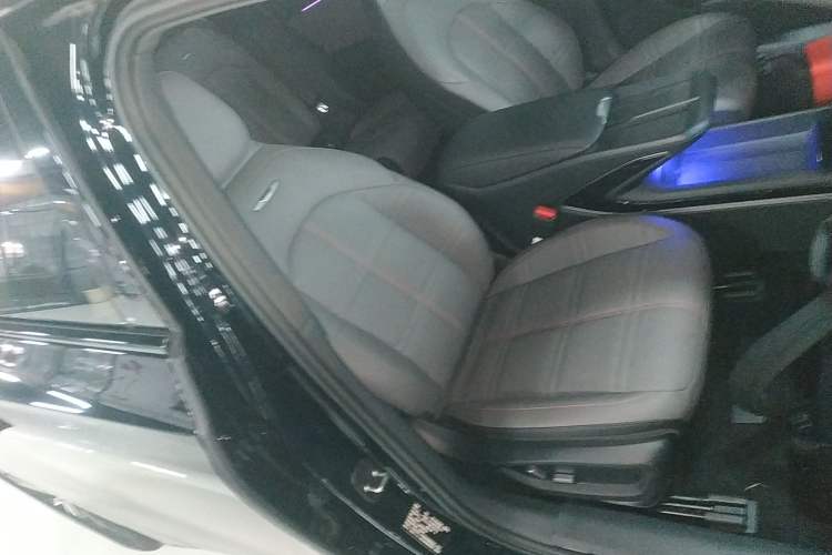 Used Hongqi EH7 2024 690 Pro Right Front Seat