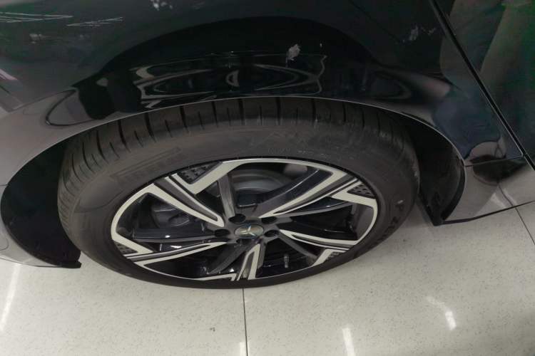 Used Hongqi EH7 2024 640 Pro+ All-Wheel Drive Right Rear Wheel Hub