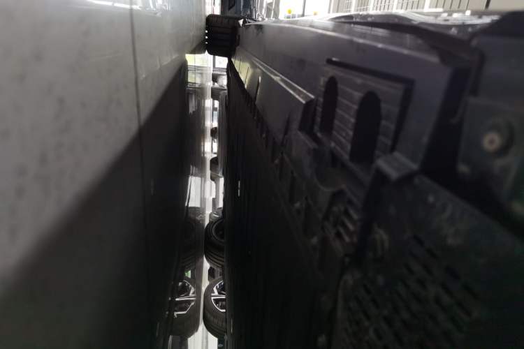 Used Hongqi EH7 2024 640 Pro+ All-Wheel Drive Right Side Sill