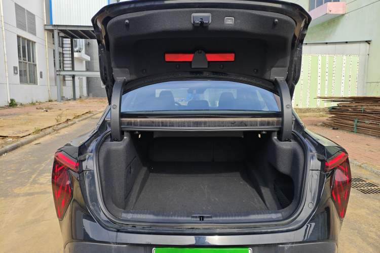 Used Hongqi EH7 2024 690 Pro Trunk