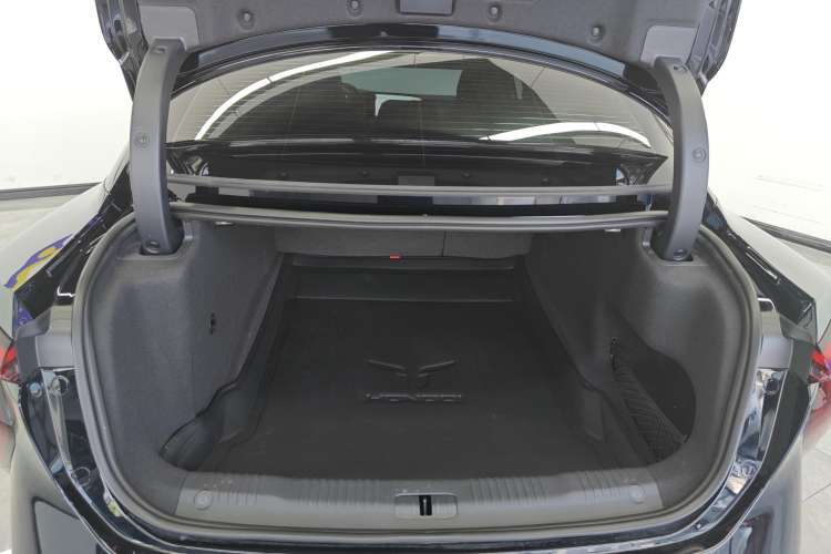 Used Hongqi EH7 2024 600 Pro Trunk