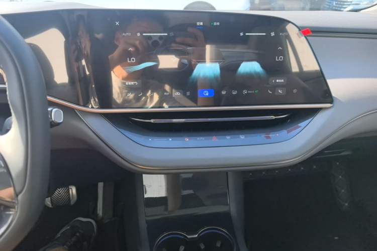 Used Hongqi EH7 2024 820 Pro Audio And AC Panel
