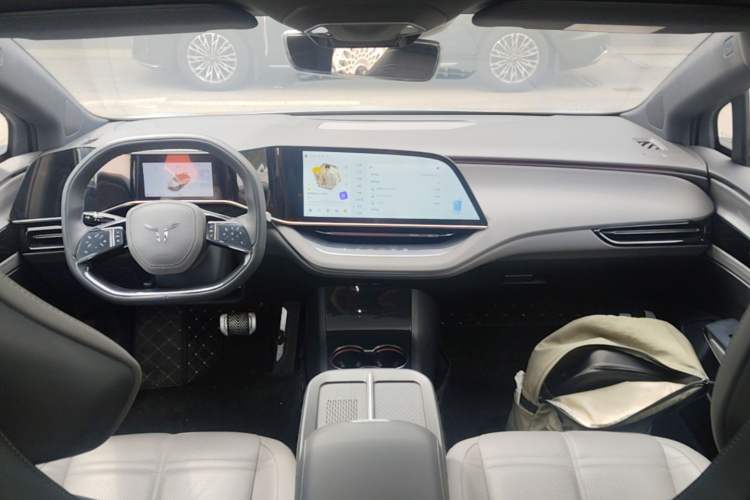 Used Hongqi EH7 2024 820 Pro Center Console
