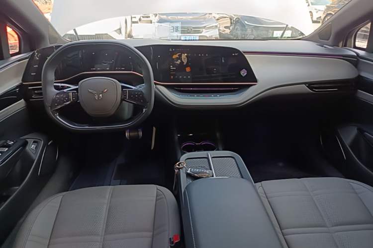 Used Hongqi EH7 2024 690 Pro Center Console