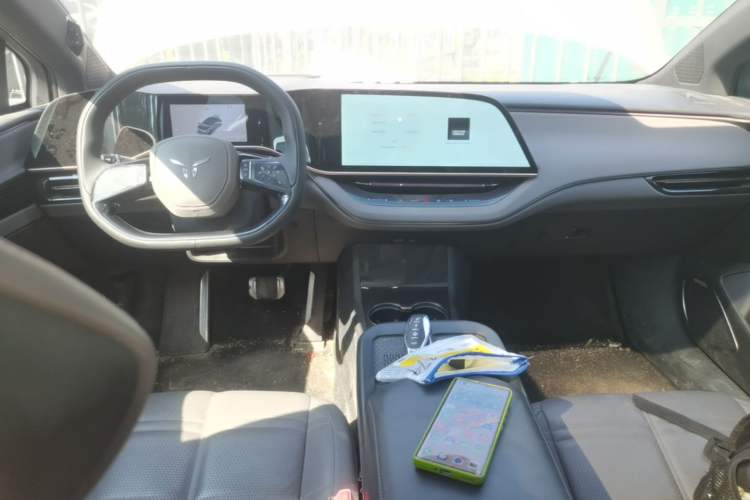 Used Hongqi EH7 2024 760 Pro+ Four-Wheel Drive Version Center Console